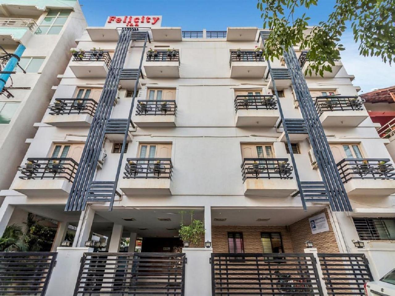 Hotel Felicity Inn Egl By Sky Stays Bangalore Esterno foto